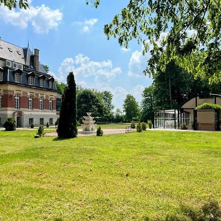 Chateau De Moliens Екстериор снимка