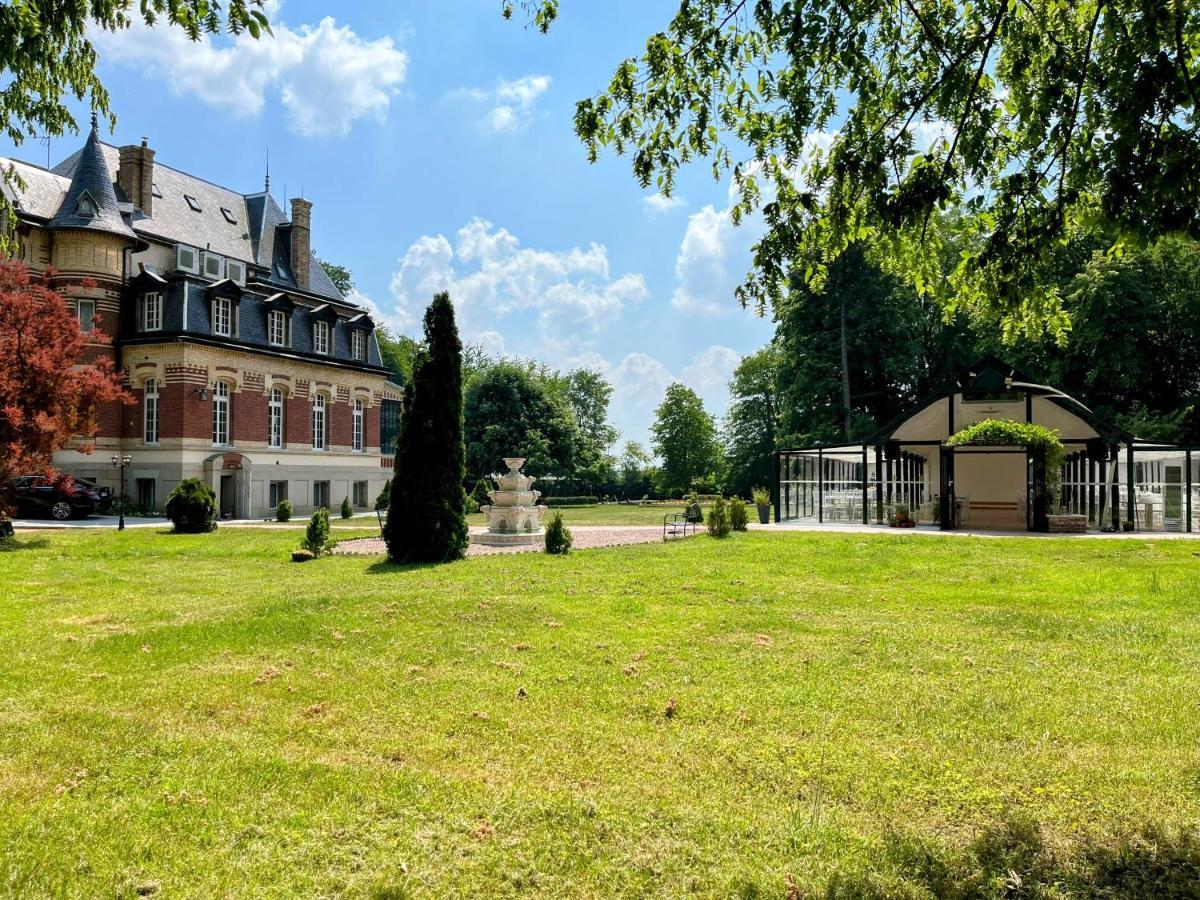 Chateau De Moliens Екстериор снимка