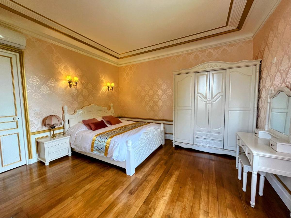 Chateau De Moliens Екстериор снимка