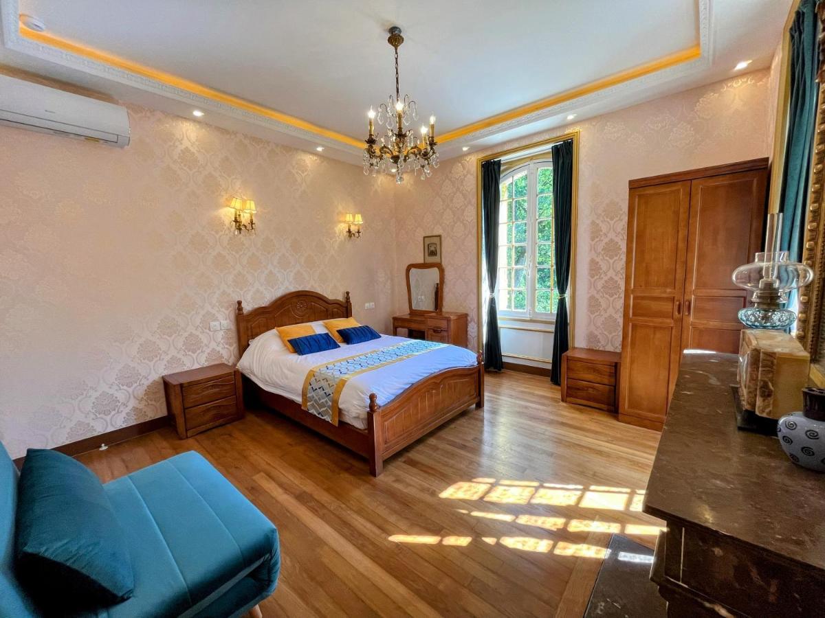 Chateau De Moliens Екстериор снимка