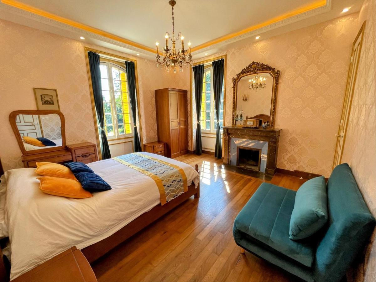 Chateau De Moliens Екстериор снимка